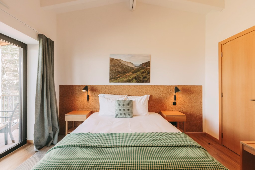 Private Rooms & Suites